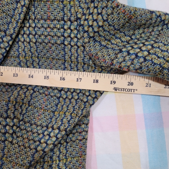 CAbi wool tweed blazer with rabbit fur trim collar - Picture 6 of 9